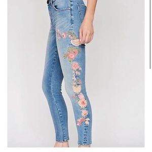 One x one teaspoon high rise fitted bowed legs jeans